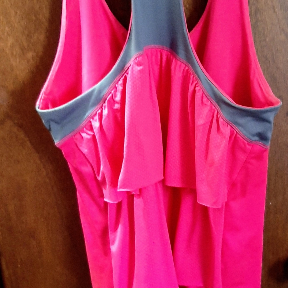 Tank top - Picture 2 of 3